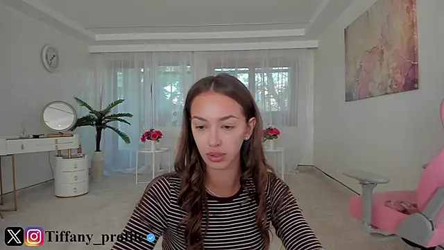 TiffanyHouston  online show from 11/02/25, 06:27