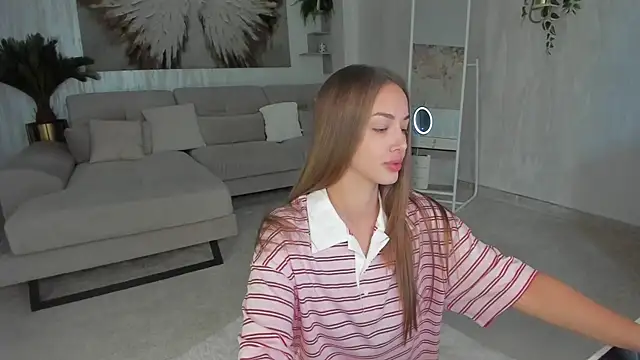 TiffanyHouston  online show from 06/18/26, 06:24