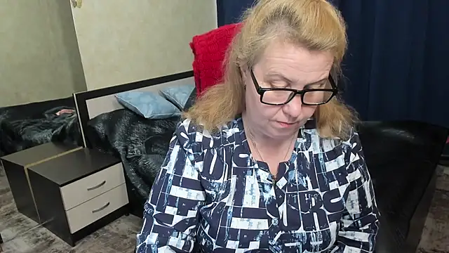 Snapshot of Frau_Marta chatting on 04/04/26, 12:35 Frau Marta online show from 04/04/26, 12:35
