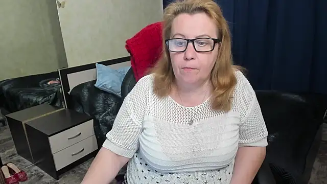Snapshot of Frau_Marta chatting on 04/06/26, 12:28 Frau Marta online show from 04/06/26, 12:28
