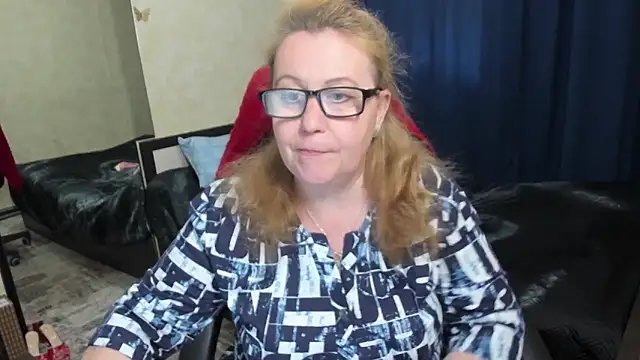 Snapshot of Frau_Marta chatting on 04/17/26, 01:03 Frau Marta online show from 04/17/26, 01:03