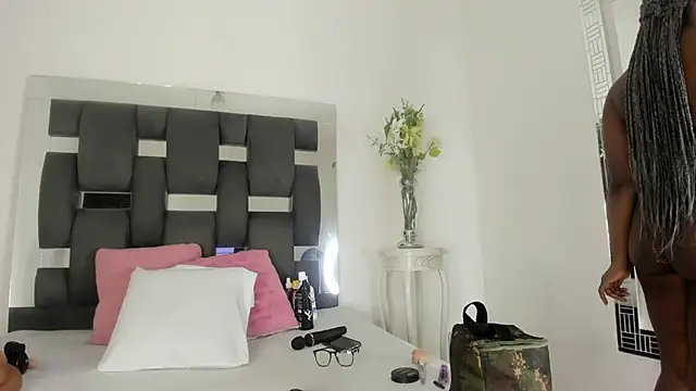 tanyyaa online show from 02/12/25, 01:16