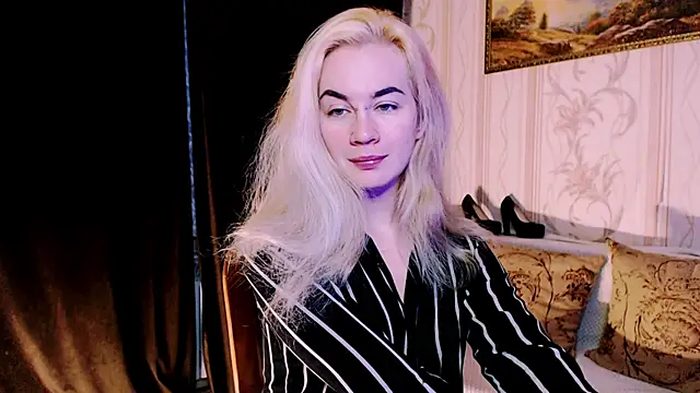 xxxcharismaaa online show from 11/16/25, 04:40