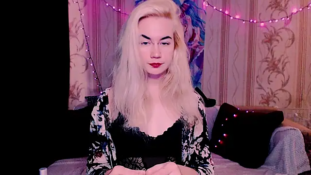 xxxcharismaaa online show from 06/17/26, 07:00