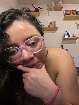 Snapshot of Vivi_Kvsh chatting on 03/12/26, 09:59 Vivi Kvsh online show from 03/12/26, 09:59