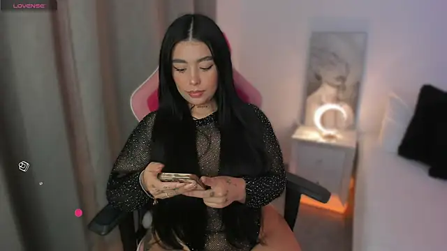 shantall vidales  online show from 05/14/26, 06:09