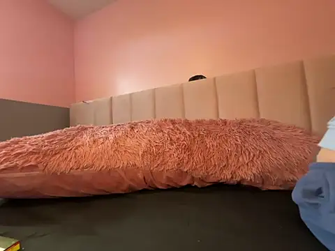 Snapshot of chloetease chatting on 10/02/25, 04:03 chloetease online show from 10/02/25, 04:03