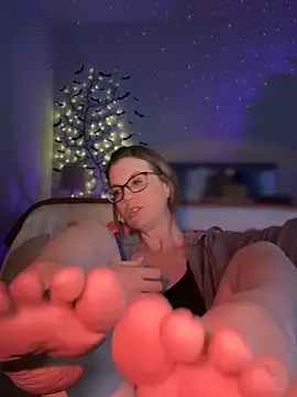 MaiseKnox online show from 12/02/24, 01:25