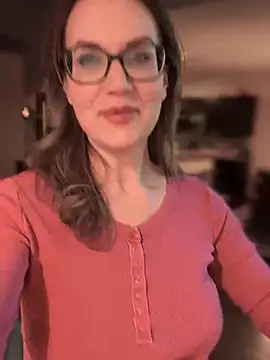 MaiseKnox online show from 02/04/25, 12:51