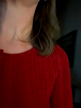 MaiseKnox online show from 12/21/25, 04:36