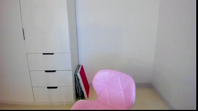 Snapshot of MiaStripDance chatting on 02/14/26, 05:21 MiaStripDance online show from 02/14/26, 05:21