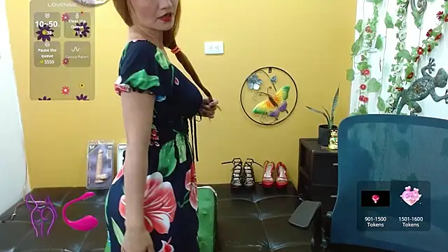 miss tinnymafe online show from 02/09/25, 09:58