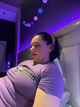 Snapshot of HotMilfMargo chatting on 02/17/25, 07:53 HotMilfMargo online show from 02/17/25, 07:53