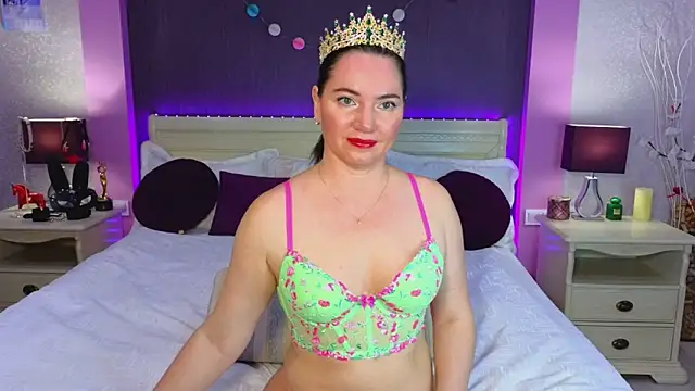 Snapshot of HotMilfMargo chatting on 03/16/26, 12:09 HotMilfMargo online show from 03/16/26, 12:09