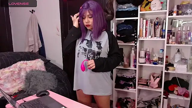 Snapshot of lil_daisy7 chatting on 01/14/25, 03:32 lil daisy7 online show from 01/14/25, 03:32