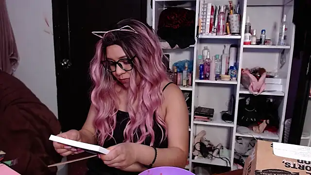 Snapshot of lil_daisy7 chatting on 01/31/25, 04:47 lil daisy7 online show from 01/31/25, 04:47