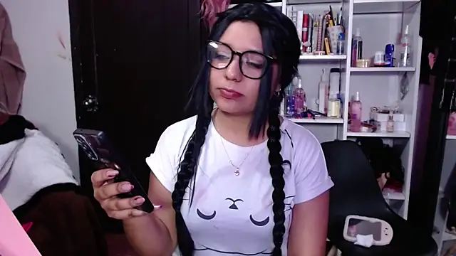 Snapshot of lil_daisy7 chatting on 02/01/25, 04:03 lil daisy7 online show from 02/01/25, 04:03