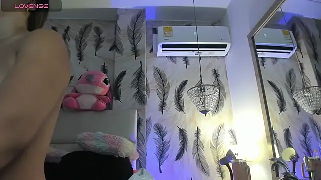 Vivi prinncess online show from 10/18/25, 11:27