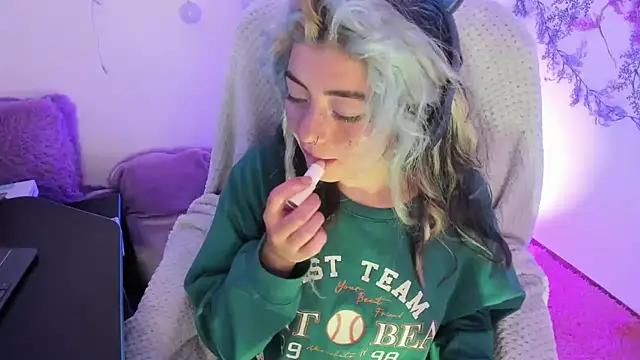 Snapshot of Sammysammy_ chatting on 03/18/25, 05:31 Sammysammy online show from 03/18/25, 05:31