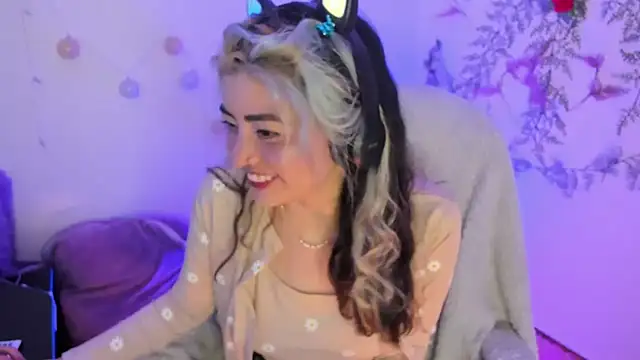 Snapshot of Sammysammy_ chatting on 03/19/25, 07:51 Sammysammy online show from 03/19/25, 07:51