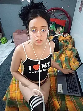 Snapshot of NinaSweet2 chatting on 10/10/25, 04:00 NinaSweet2 online show from 10/10/25, 04:00