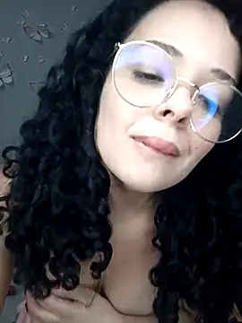 Snapshot of NinaSweet2 chatting on 04/13/26, 04:18 NinaSweet2 online show from 04/13/26, 04:18