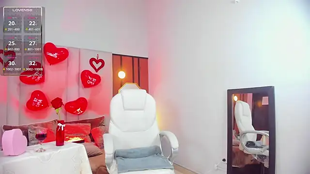 Snapshot of GraceElizabeth_ chatting on 02/14/25, 09:32 GraceElizabeth online show from 02/14/25, 09:32