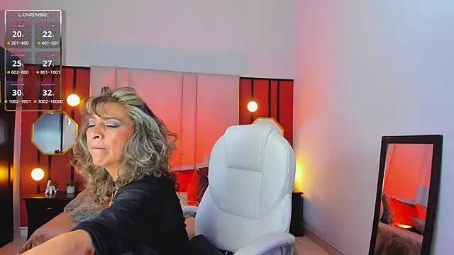 Snapshot of GraceElizabeth_ chatting on 02/21/25, 09:11 GraceElizabeth online show from 02/21/25, 09:11