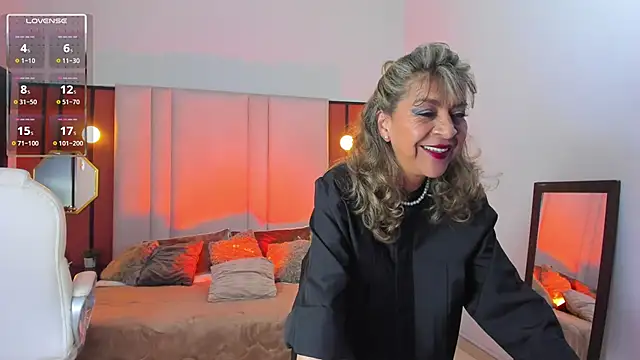 Snapshot of GraceElizabeth_ chatting on 02/22/25, 11:46 GraceElizabeth online show from 02/22/25, 11:46