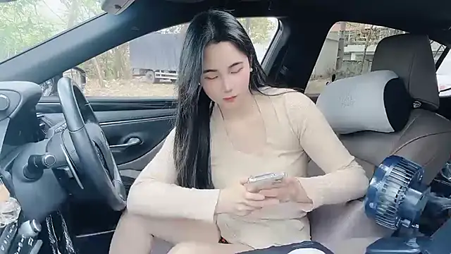 Snapshot of orla2021 chatting on 02/24/25, 02:08 orla2021 online show from 02/24/25, 02:08