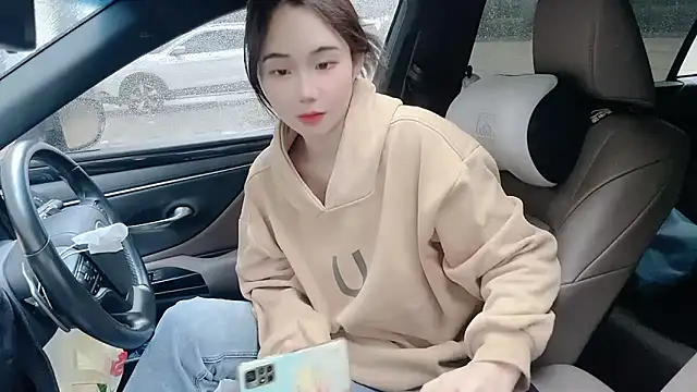 orla2021 online show from 11/06/25, 12:22