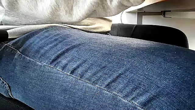 69bezfleku online show from 02/12/25, 07:13