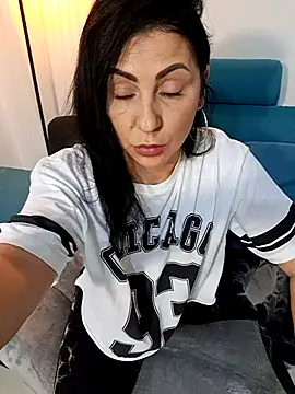 charrlote love online show from 11/08/25, 02:39