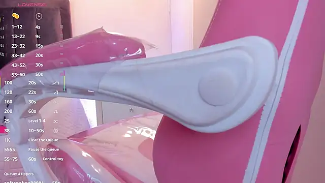 isa bunny online show from 02/19/25, 06:33