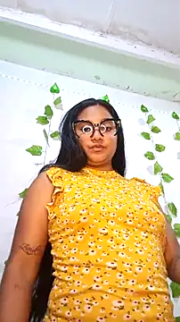 Snapshot of shayna_all chatting on 11/12/25, 06:19 shayna all online show from 11/12/25, 06:19