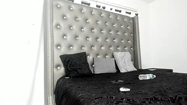 Snapshot of SashaMalone chatting on 01/09/25, 03:15 SashaMalone online show from 01/09/25, 03:15