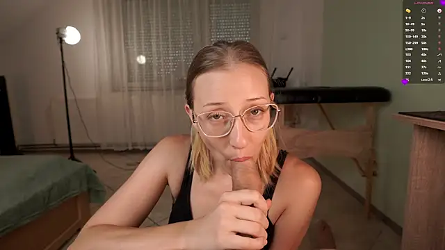 foxeslovefoxes online show from 06/29/26, 12:05