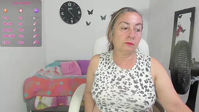 Snapshot of stepmother_105 chatting on 05/07/26, 07:30 stepmother 105 online show from 05/07/26, 07:30