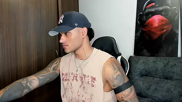 Alessandro Vanni online show from 03/22/25, 10:59