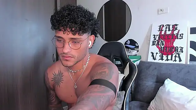 Alessandro Vanni online show from 10/02/25, 02:02