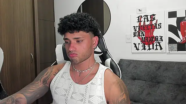 Alessandro Vanni online show from 12/15/25, 02:38