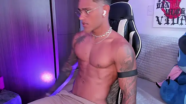 Alessandro Vanni online show from 06/11/26, 01:20