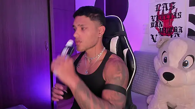 Alessandro Vanni online show from 06/16/26, 02:09