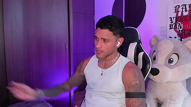 Alessandro Vanni online show from 06/24/26, 02:16