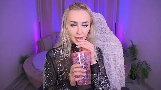 GraceCandy online show from 11/23/25, 11:48