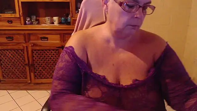 MISS LINDAH online show from 10/14/25, 05:08