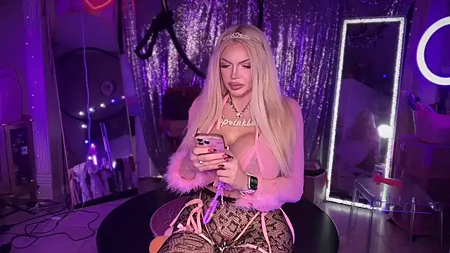 Snapshot of bimbotwerkqueen chatting on 09/12/25, 11:15 bimbotwerkqueen online show from 09/12/25, 11:15