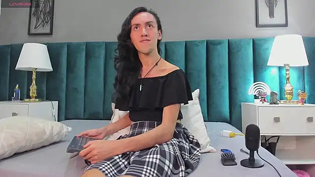 Snapshot of Karol_fenixx chatting on 02/06/25, 07:24 Karol fenixx online show from 02/06/25, 07:24