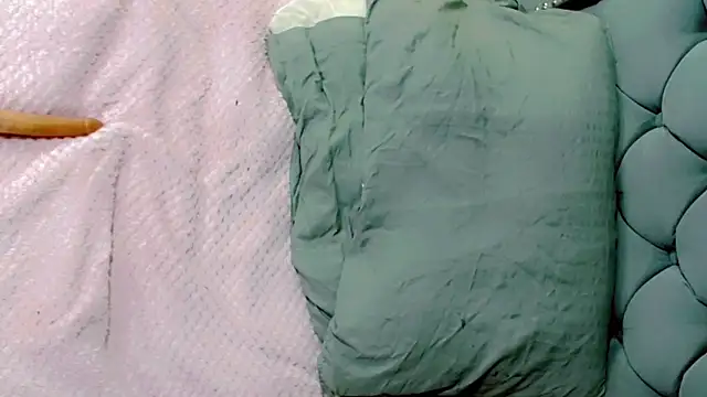 Snapshot of Imannejulienne chatting on 03/01/26, 03:30 Imannejulienne online show from 03/01/26, 03:30