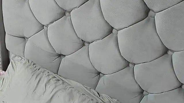 Snapshot of Imannejulienne chatting on 03/12/26, 11:44 Imannejulienne online show from 03/12/26, 11:44